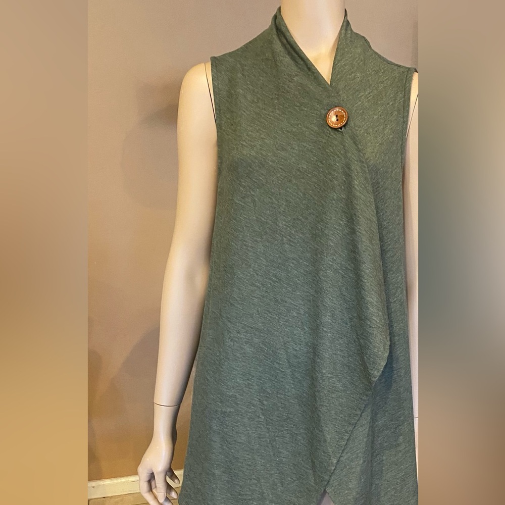 bobeau Olive Green Sleeveless Draped Tunic with Button Accent